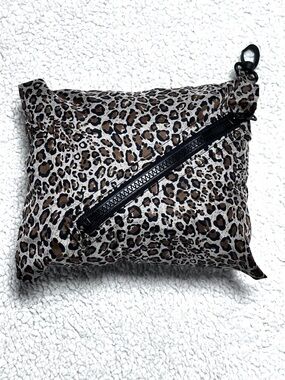 ShedRain Leopard Print Hooded Rain Jacket Packed in a Packable Pouch  Like New!